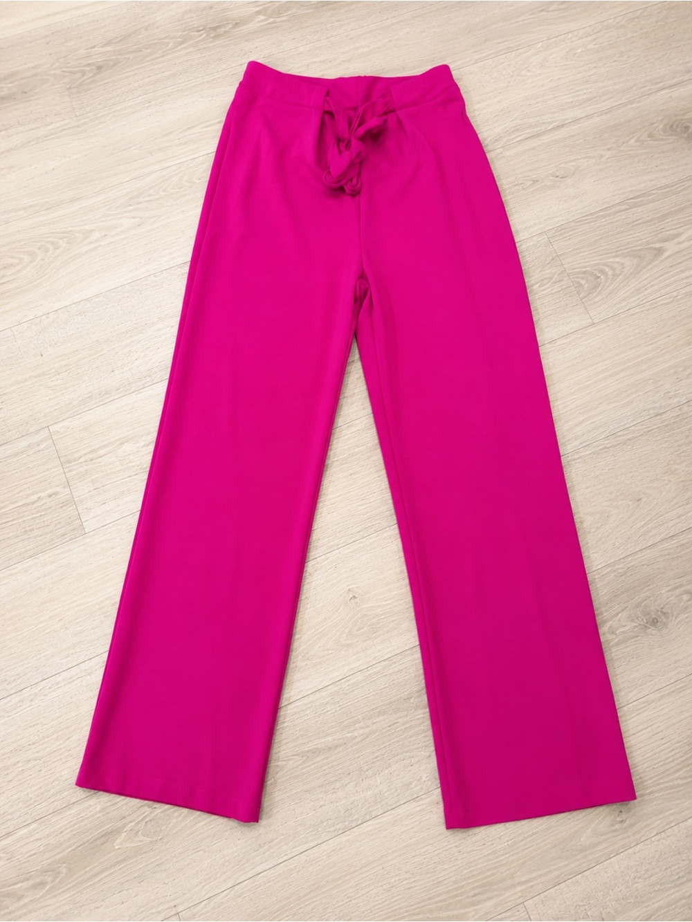 Wide-Leg Tie-Waist Pants in Fuchsia